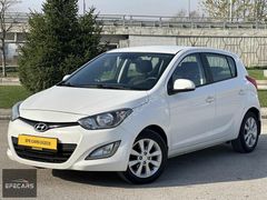 EFECARS'TAN 2014 HYUNDAİ İ20 1.2 D-CVVT SENSE İLK SAHİBİNDEN