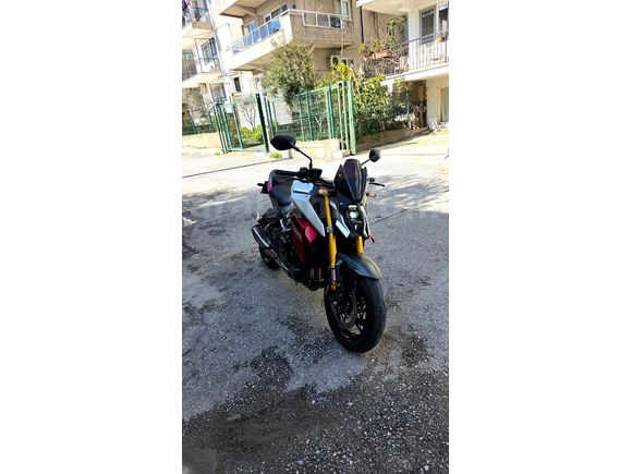 Suzuki GSX-S 1000 made in japan 