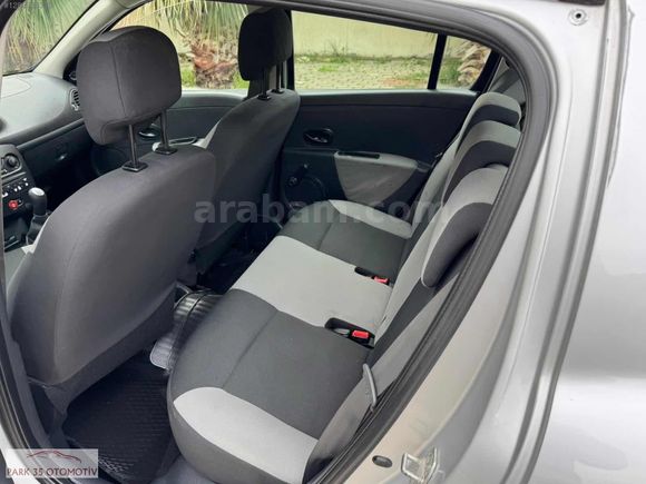 PARK35'DEN 2011 MODEL RENAULT CLIO 1.5 DCİ DİZEL AUTHENTİQUE