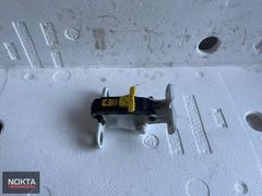 FORD COURİER SOL BAGAJ ALT MENTEŞESİ ORİJİNAL ÇIKMA NOKTA OTO