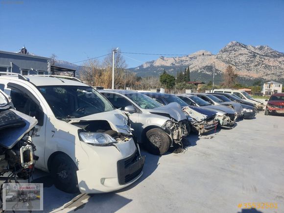 Ford courier sol on kapi al tak dolu