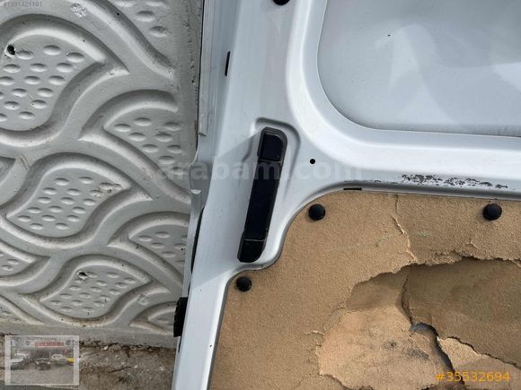 FORD COURİER SAĞ ARKA KAPI