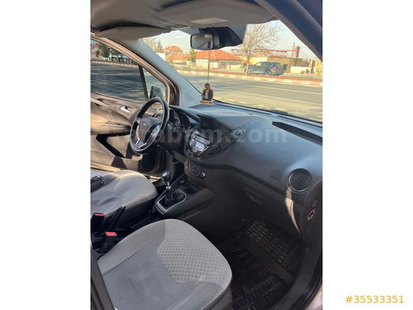 Sahibinden Ford Tourneo Courier 1.5 TDCi Titanium Plus 2018 Model