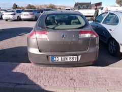 Sahibinden Renault Laguna 1.5 dCi Dynamique 2010 Model  298.000 km Gri (Gümüş)