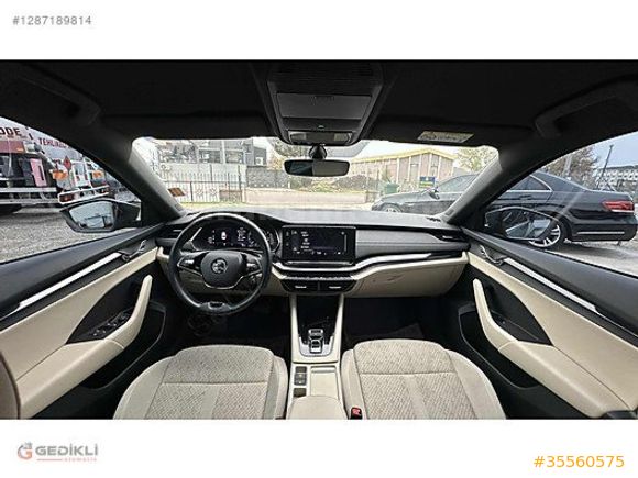 GEDİKLİ OTOMOTİV'DEN 2023 SKODA OCTAVİA 1.5 E-TECH PREMİUM TEMİZ