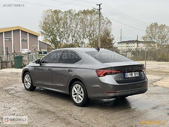 GEDİKLİ OTOMOTİV'DEN 2023 SKODA OCTAVİA 1.5 E-TECH PREMİUM TEMİZ