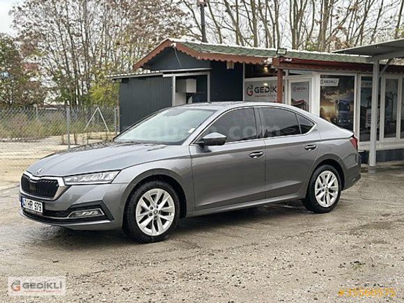 GEDİKLİ OTOMOTİV'DEN 2023 SKODA OCTAVİA 1.5 E-TECH PREMİUM TEMİZ