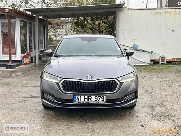 GEDİKLİ OTOMOTİV'DEN 2023 SKODA OCTAVİA 1.5 E-TECH PREMİUM TEMİZ