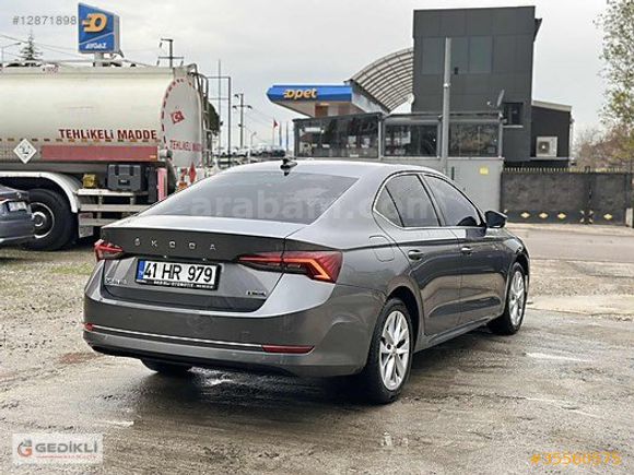GEDİKLİ OTOMOTİV'DEN 2023 SKODA OCTAVİA 1.5 E-TECH PREMİUM TEMİZ