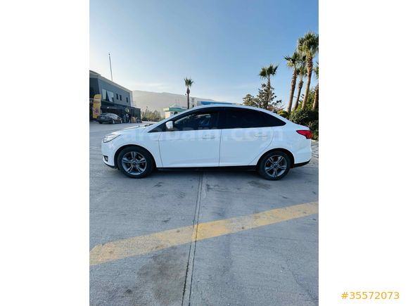 Sahibinden Memurdan Temiz Ford Focus 1.5 TDCi Style 2018 Model 