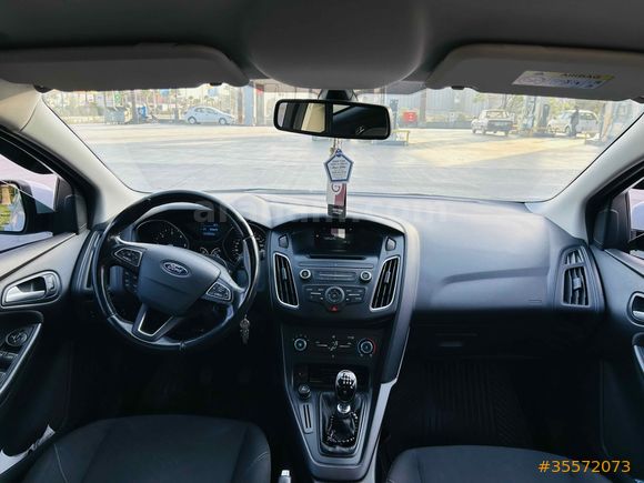 Sahibinden Memurdan Temiz Ford Focus 1.5 TDCi Style 2018 Model 