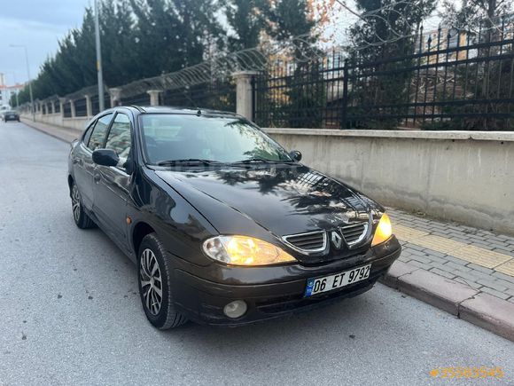 Sahibinden Renault Megane 1.6 16 valf RTE 2000 Model  440.162 km Siyah
