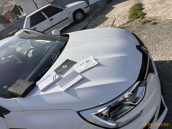 Sahibinden Renault Megane 1.3 TCe Joy 2022 Model 