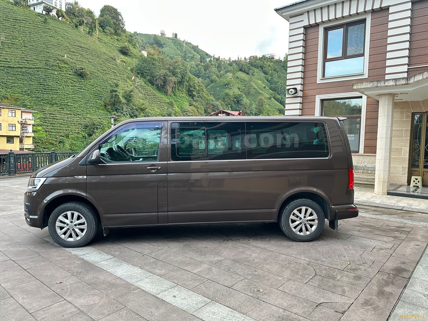 Sahibinden Volkswagen Caravelle 2.0 TDI BMT Comfortline 2016 Model Rize 152.000 km Kahverengi 6