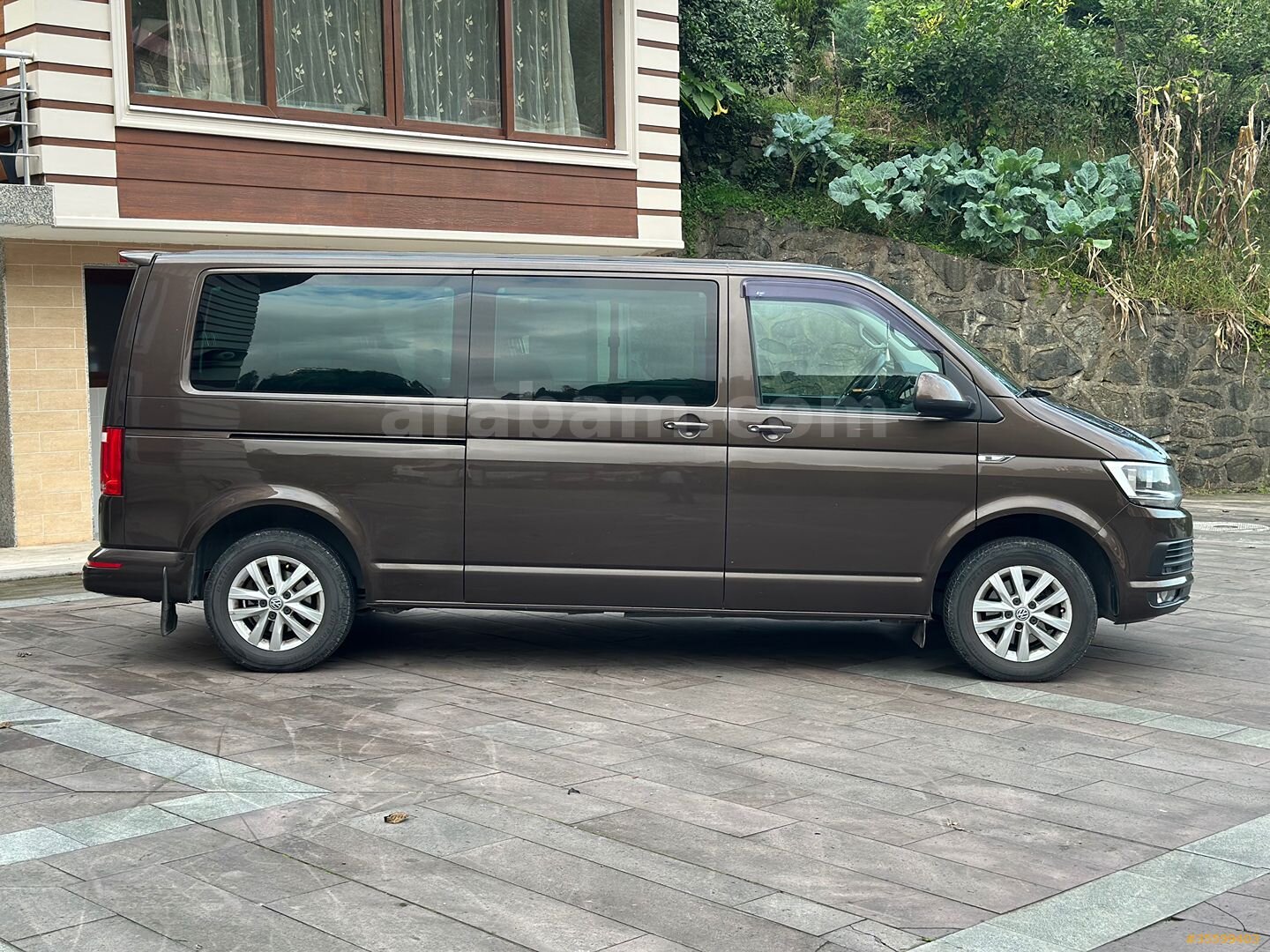 Sahibinden Volkswagen Caravelle 2.0 TDI BMT Comfortline 2016 Model Rize 152.000 km Kahverengi 4
