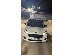 otomabil ruhsatlı Sahibinden Ford Tourneo Courier 1.5 TDCi Trend 2021 Model