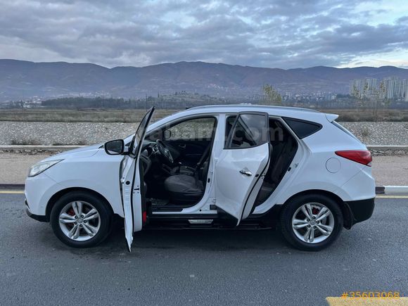  Hyundai ix35 1.6 GDI Style Plus 2013 Model 
