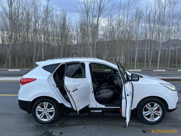  Hyundai ix35 1.6 GDI Style Plus 2013 Model 