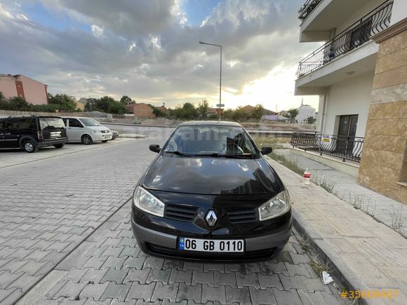 Renault Megane 1.6 
16 valf Authentique tutulan paket 
Sol ön kapı değişen 
Temizlik boyalı 
Şeffaf kaplama mevcut 
Ön düzen yeni  
Bakımlı araç 