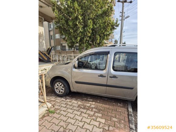 Sahibinden Renault Kangoo Multix 1.5 dCi Expression 2011 Model