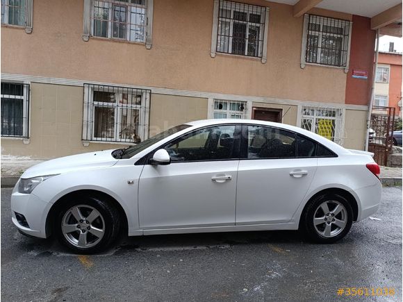 !SON FİYAT!-TEMİZ-AİLE ARACI-DEĞİŞENSİZ-SORUNSUZ-DÜŞÜK KM CHEVROLET CRUZE 2011 1.6LS