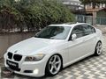 2009 3.20İ E90 HATASIZ DEĞİŞENSİZ 1.5 PRÇ BOYALI 320.000 KM