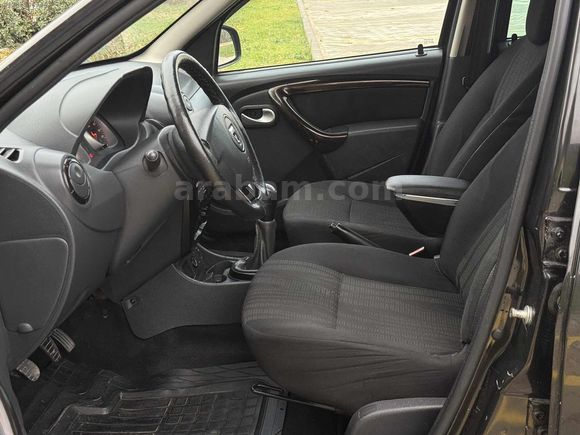 DACİA DUSTER 1.5 DCİ 4X2 LAUREATE ORJİNAL EMSALSİZ TEMİZLİKTE