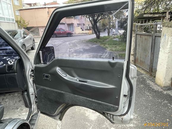 Sahibinden Hyundai H 100 2.5 D DLX Panelvan 2000 Model  327.000 km Gri (Gümüş)
