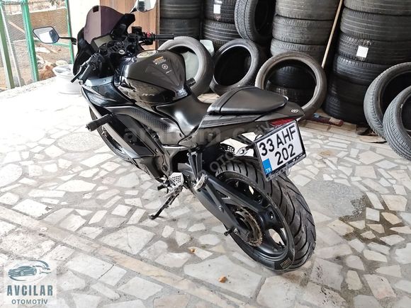 YAMAHA R25 ABS