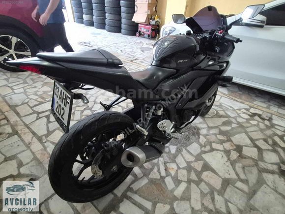 YAMAHA R25 ABS
