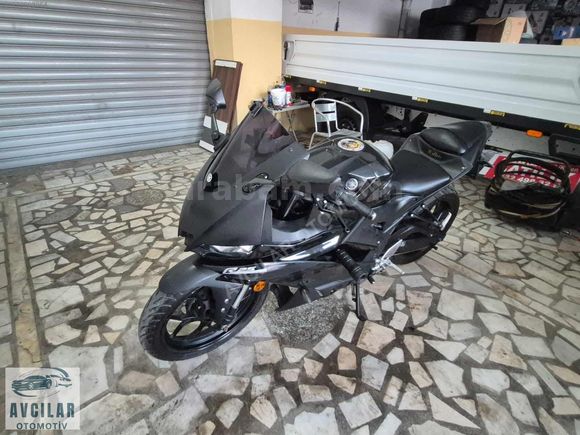YAMAHA R25 ABS