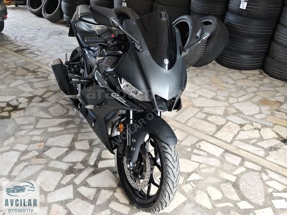 YAMAHA R25 ABS