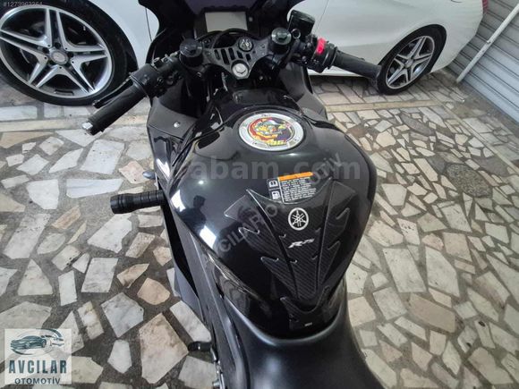 YAMAHA R25 ABS