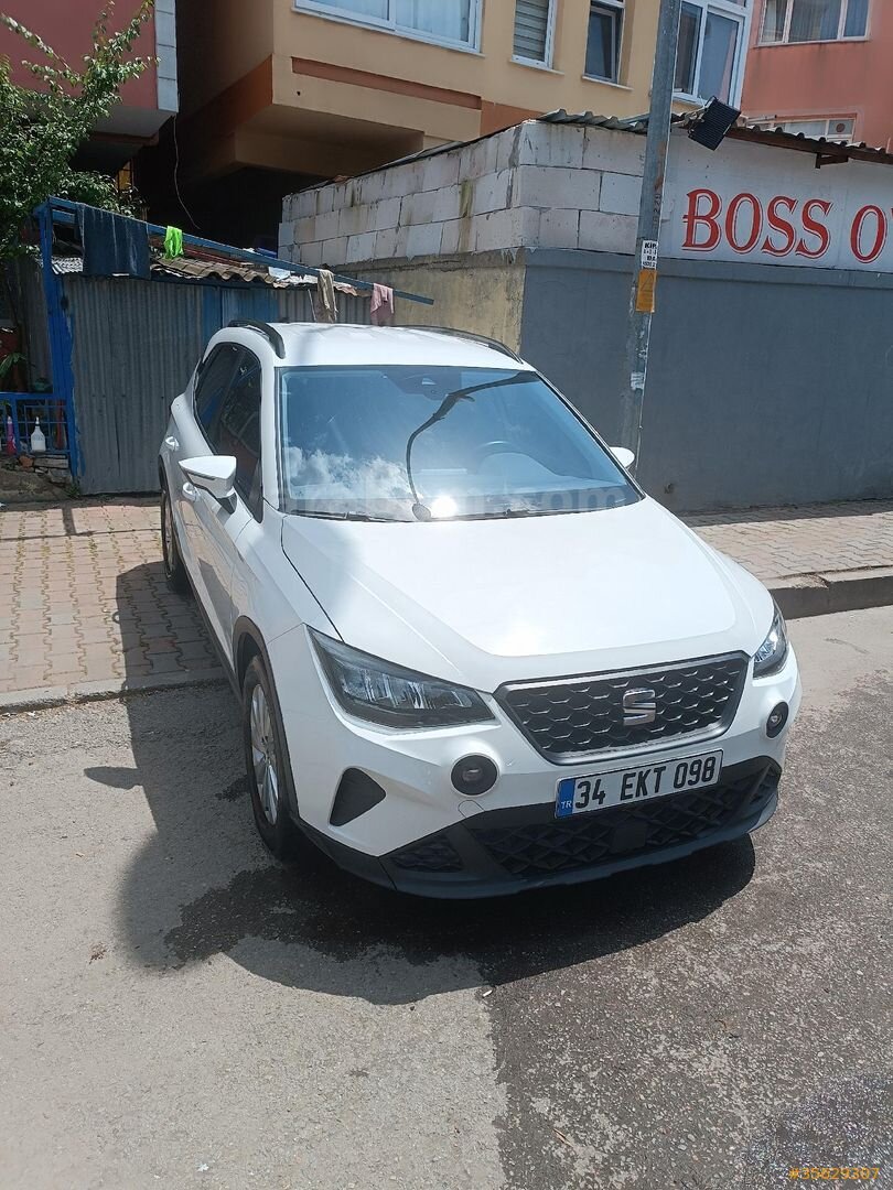 Sahibinden Seat Arona 1.0 EcoTSI Style 2021 Model İstanbul 74.000 km Beyaz 5