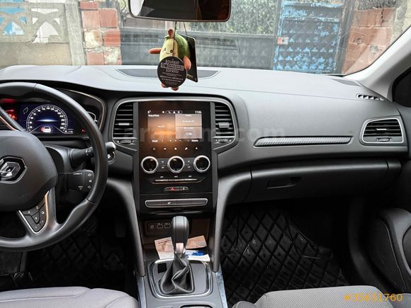 Sahibinden Renault Megane 1.3 TCe Touch 2024 Model 