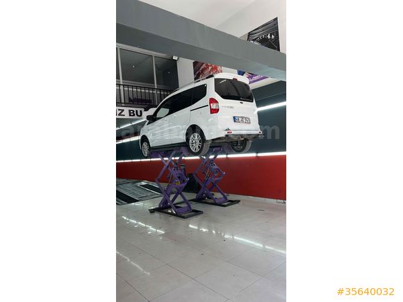Sahibinden Ford Tourneo Courier 1.6 TDCi Titanium Plus 2017 Model  160 km Beyaz