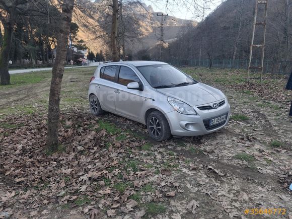 Sahibinden Hyundai i20 1.4 CRDi Team 2011 Model  216 km Gri