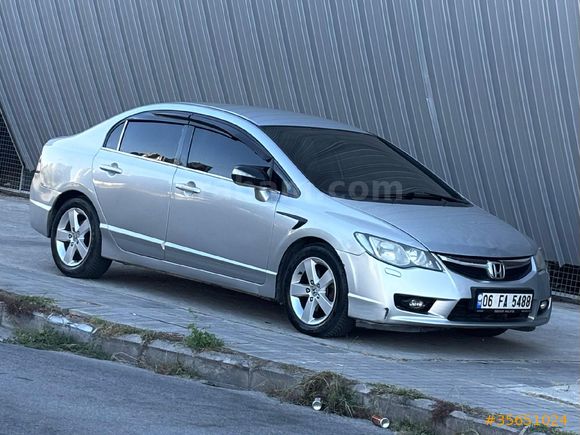 Sahibinden Honda Civic 1.6 i-VTEC Premium 2011 Model