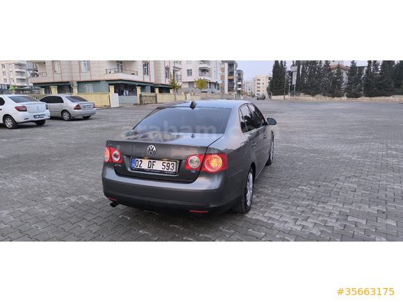 MEMURDAN  1.6 Primeline Düz motor  benzinli 2008 MODEL  JETTA 102 lik