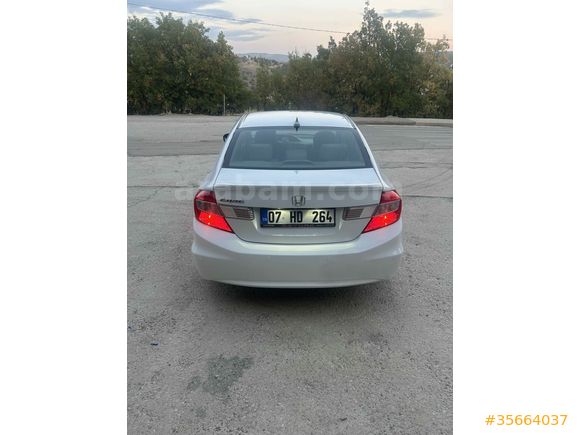 Sahibinden Honda Civic 1.6 i-VTEC ECO Elegance 2013 Model 