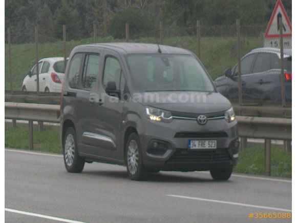 Sahibinden Toyota Proace City 1.5 D Dream 2022 Model İstanbul