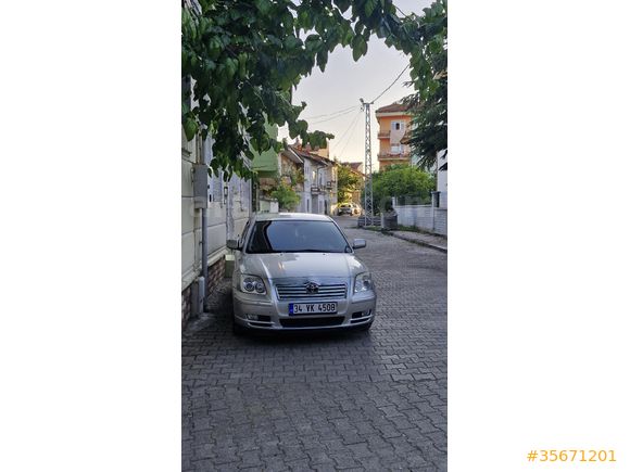 Sahibinden Toyota Avensis 1.6 Comfort 2005 Model  277.000 km Gri (Gümüş)