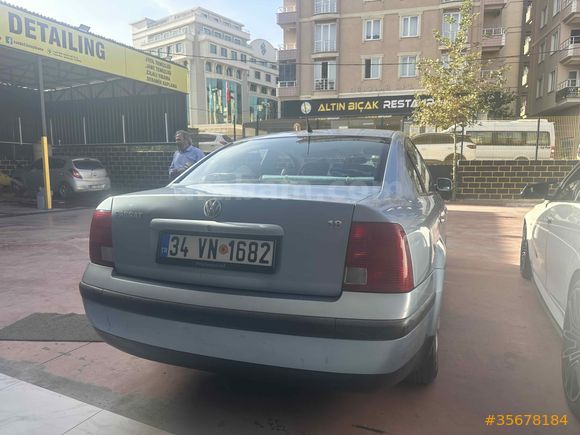 Sahibinden Volkswagen Passat 1.8 Trendline 2000 Model  258.000 km Mavi (metalik)