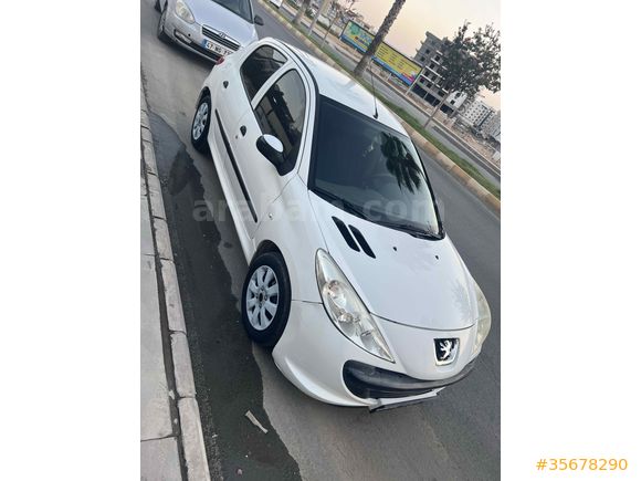 Sahibinden Peugeot 206+ 1.4  plus  2011 Model  bütün bakımları  yapılmış  olup tek kurış  masrafı yok 