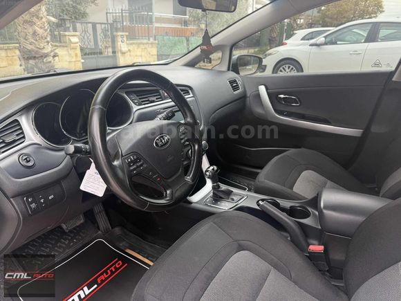 CML AUTO'DAN**FIRSAT ARACI**2017 CEED DİZEL OTOMATİK KREDİ UYGN
