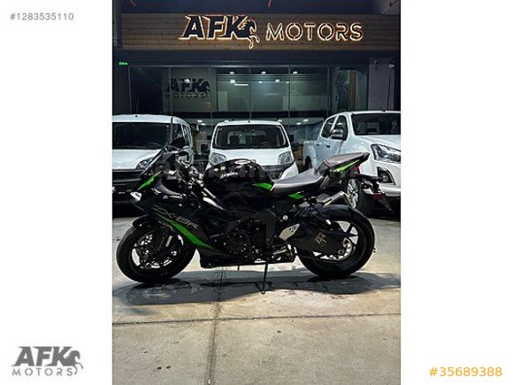 Galeriden Kawasaki Ninja ZX 6R 2025 Model İstanbul 6.001 km Siyah