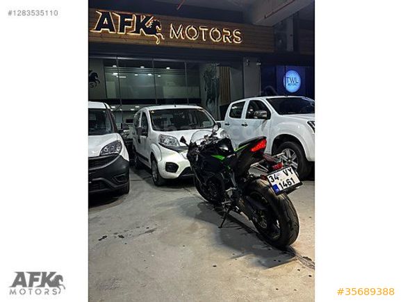 Galeriden Kawasaki Ninja ZX 6R 2025 Model İstanbul 6.001 km Siyah