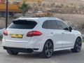 SINIF TEMİZLİKTE PORSCHE CAYENNE