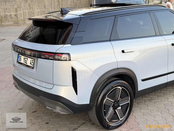 YAĞIZ AUTODAN 2024 JAECOO ÇİFT RENK 14 km BOYASIZ