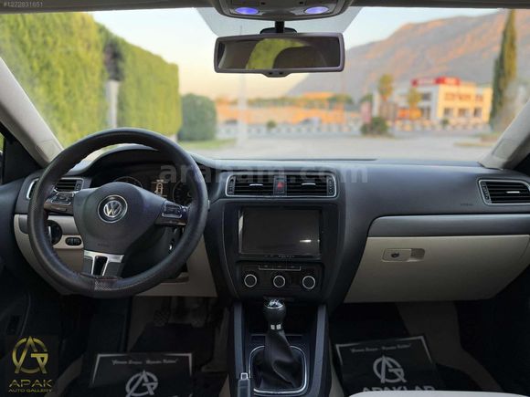VOLKSWAGEN JETTA 1.2 TSI